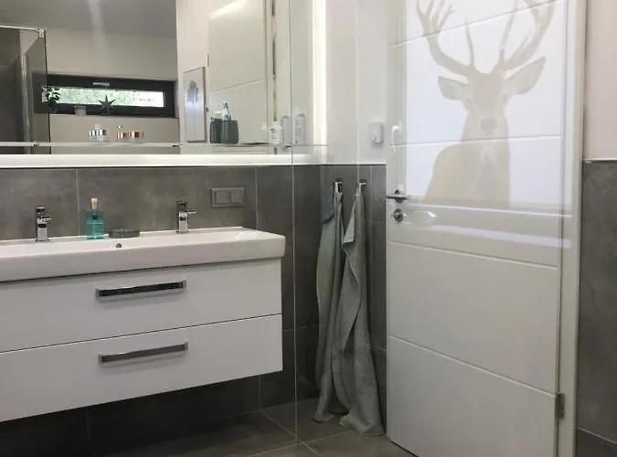 Waldbaden Im Nationalpark Eifel- Am Bach 別荘